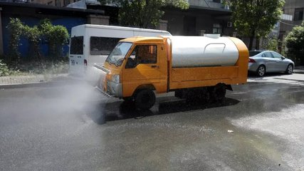 全封閉電動(dòng)灑水車